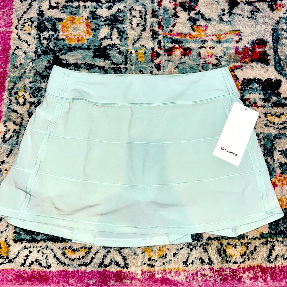 NWT Lululemon skirt - 10
